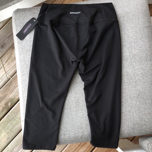 NWT! - ODODOS Cross Front Leggings - Picture 7 of 8